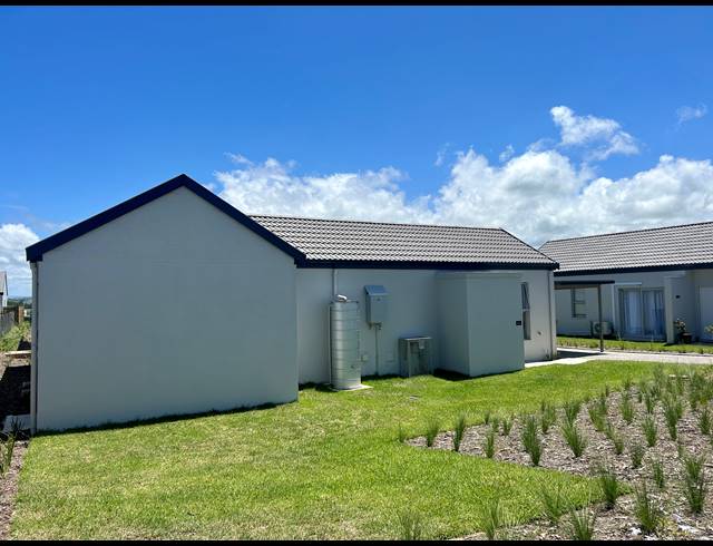 2 BEDROOM SIMPLEX FOR SALE IN SHEFFIELD BEACH